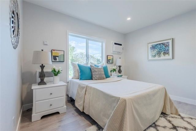 1613 West Boulevard, Los Angeles, CA 90019