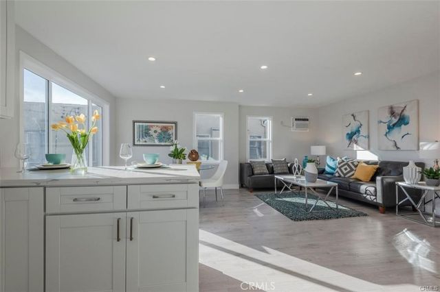 1613 West Boulevard, Los Angeles, CA 90019