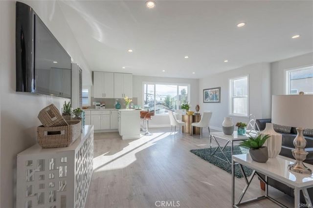 1613 West Boulevard, Los Angeles, CA 90019