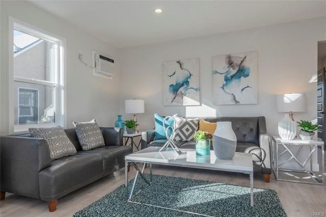 1613 West Boulevard, Los Angeles, CA 90019