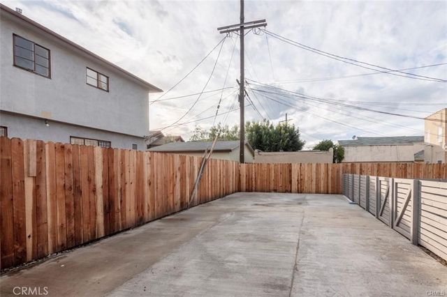 1613 West Boulevard, Los Angeles, CA 90019