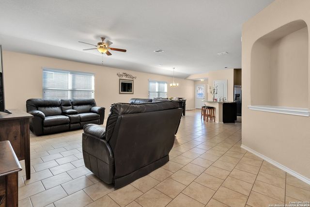 1703 Aspen Silver, San Antonio, TX 78245