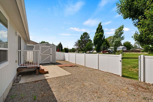 1925 N Coach Dr, Spokane Valley, WA 99016