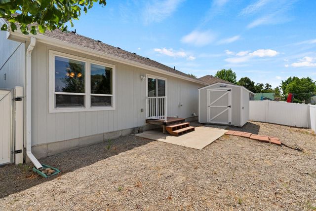 1925 N Coach Dr, Spokane Valley, WA 99016