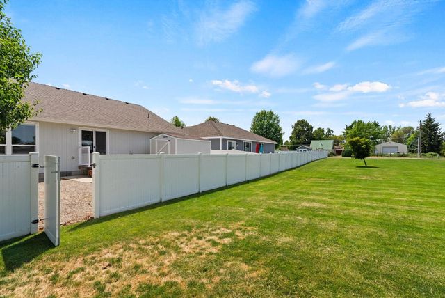 1925 N Coach Dr, Spokane Valley, WA 99016