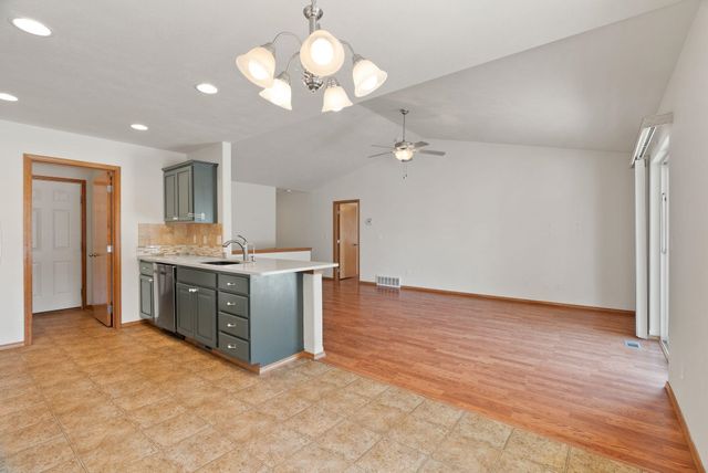 1925 N Coach Dr, Spokane Valley, WA 99016