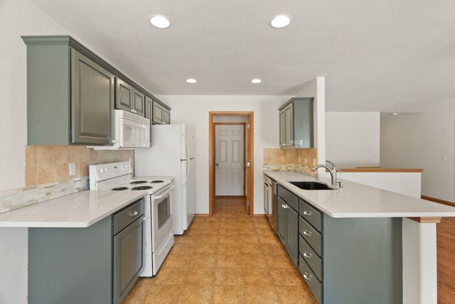 1925 N Coach Dr, Spokane Valley, WA 99016