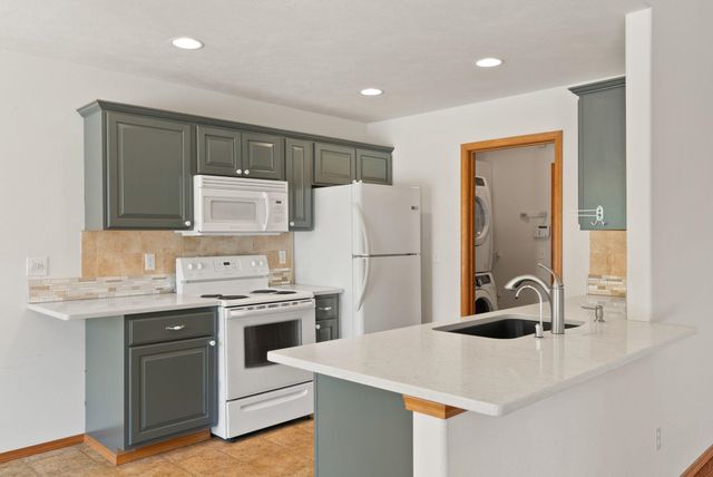 1925 N Coach Dr, Spokane Valley, WA 99016