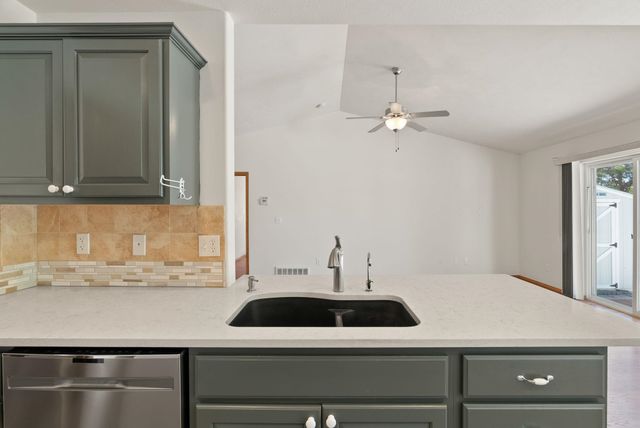 1925 N Coach Dr, Spokane Valley, WA 99016