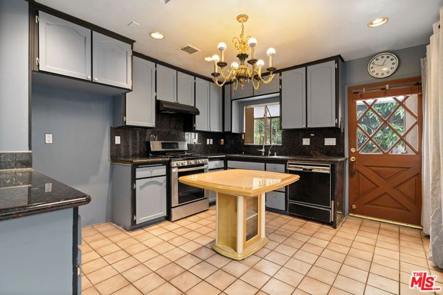7774 Fountain Avenue, West Hollywood, CA 90046