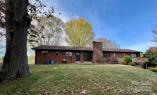 165 Strawberry Lane, Clyde, NC 28721