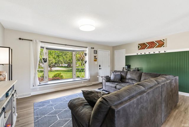 3122 Maple Lane, Fort Wayne, IN 46804