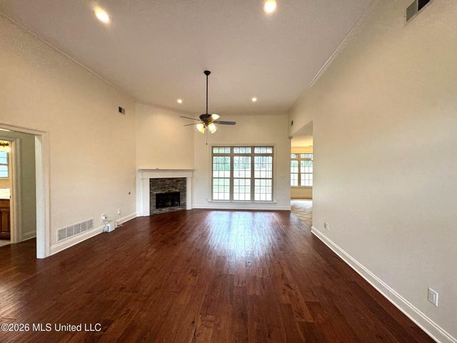 4425 Chamberlin Oaks Drive, Hernando, MS 38632