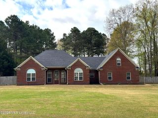 4425 Chamberlin Oaks Drive, Hernando, MS 38632