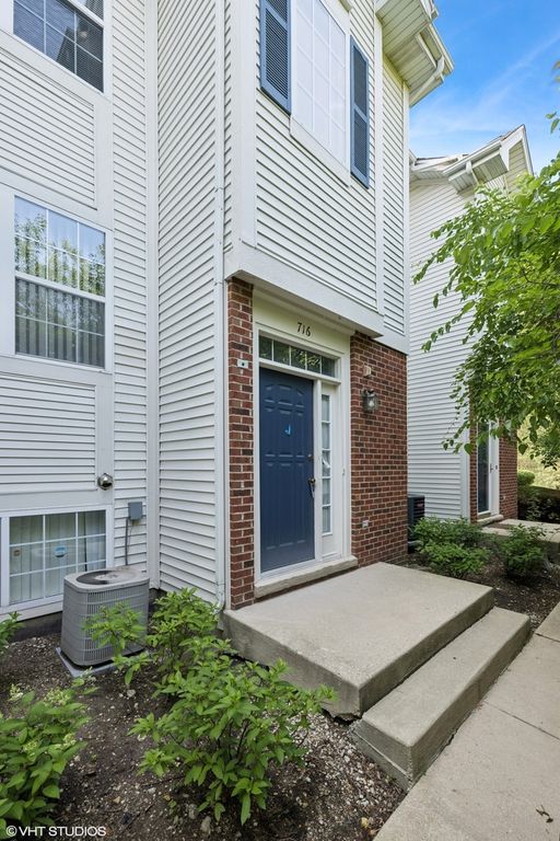716 River Mill Parkway, Wheeling, IL 60090
