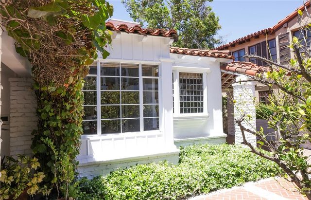 10781 Lindbrook, Los Angeles, CA 90024
