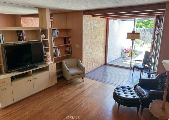 10781 Lindbrook, Los Angeles, CA 90024