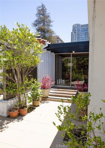 10781 Lindbrook, Los Angeles, CA 90024