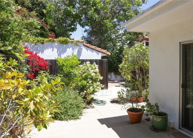 10781 Lindbrook, Los Angeles, CA 90024