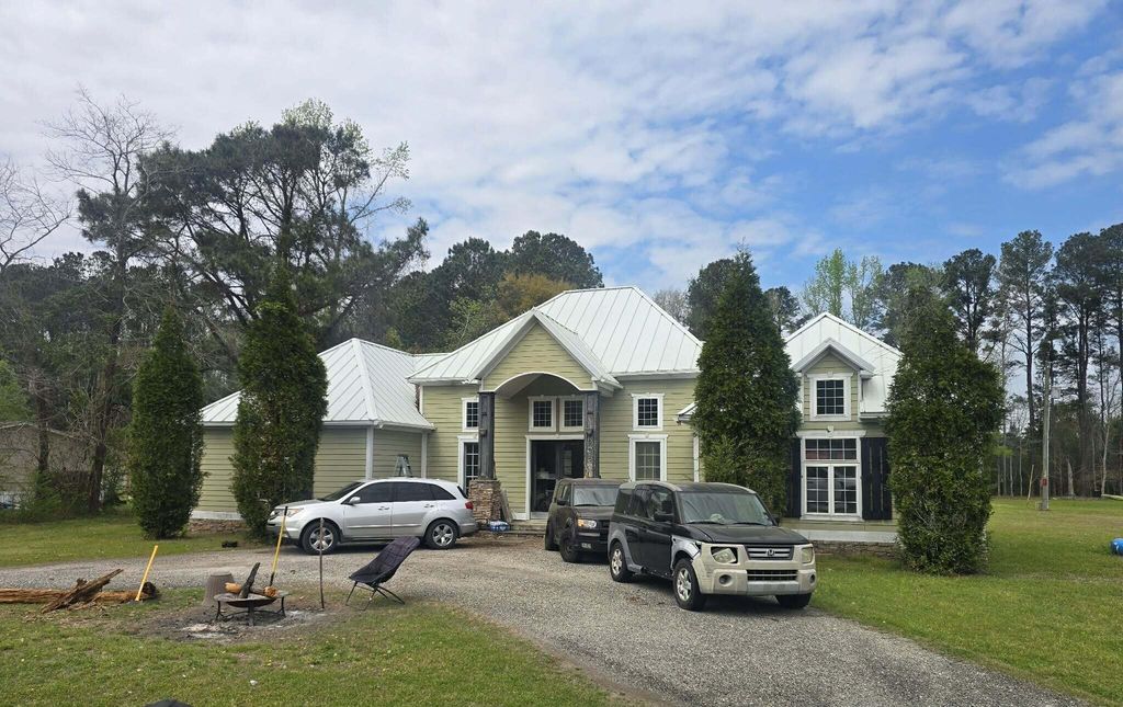 208 Ambassador Avenue, Moncks Corner, SC 29461