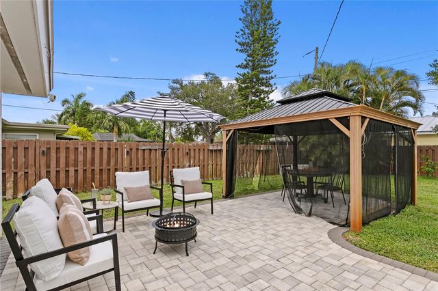 154 45TH AVENUE NE, St Petersburg, FL 33703