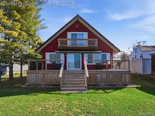 329 Lansing Drive, Waterford, MI 48328