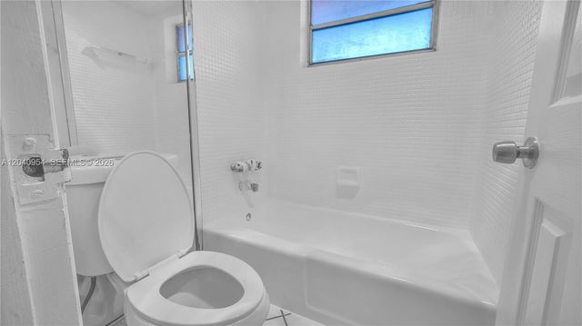 251 NE 187th St 830, Miami, FL 33179