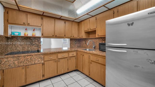 251 NE 187th St 830, Miami, FL 33179