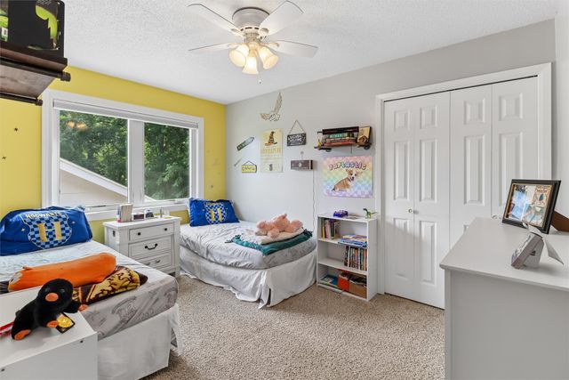 1111 Robin Glen, Indianola, IA 50125
