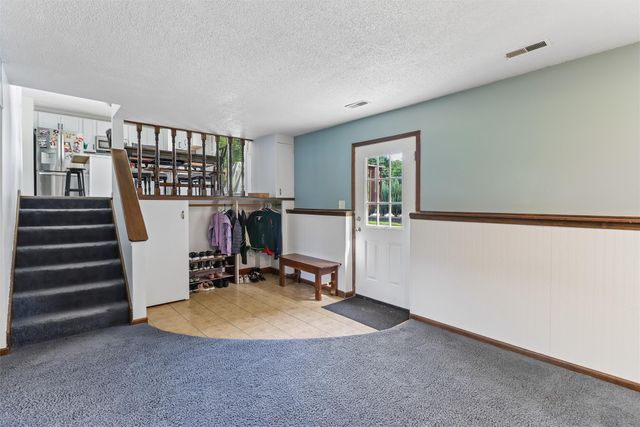1111 Robin Glen, Indianola, IA 50125
