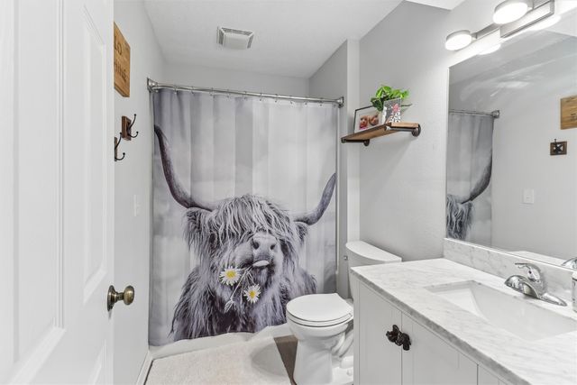 1111 Robin Glen, Indianola, IA 50125