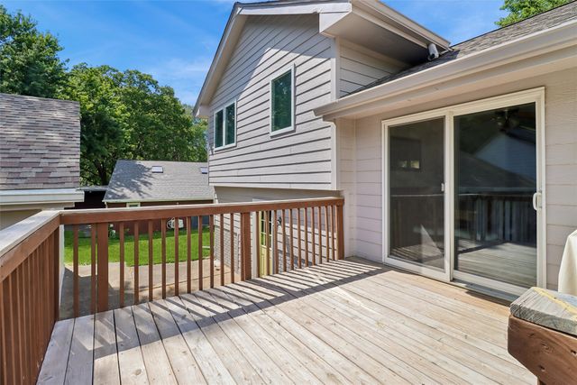 1111 Robin Glen, Indianola, IA 50125