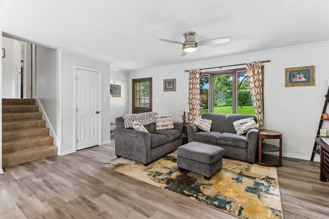 1111 Robin Glen, Indianola, IA 50125