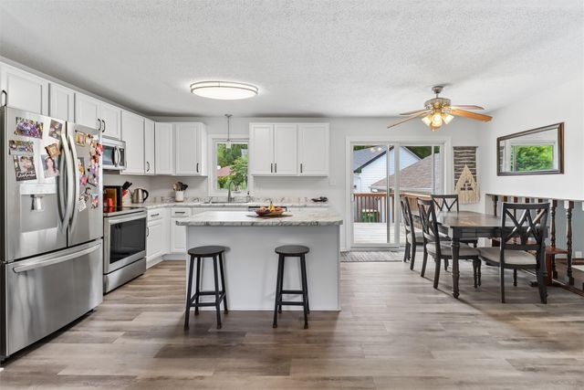 1111 Robin Glen, Indianola, IA 50125