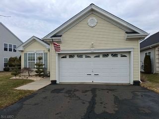 28 Prusakowski Blvd, Sayreville Boro, NJ 08859