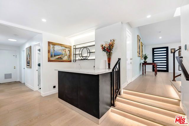 4611 Louise Avenue, Encino (los Angeles), CA 91316