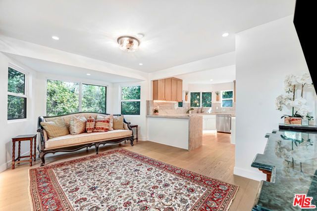 4611 Louise Avenue, Encino (los Angeles), CA 91316