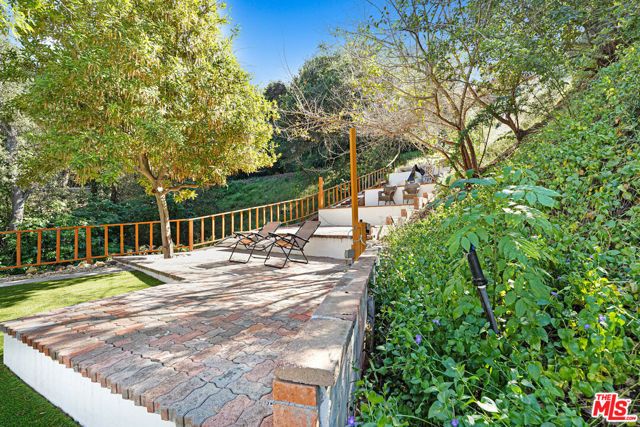 4611 Louise Avenue, Encino (los Angeles), CA 91316