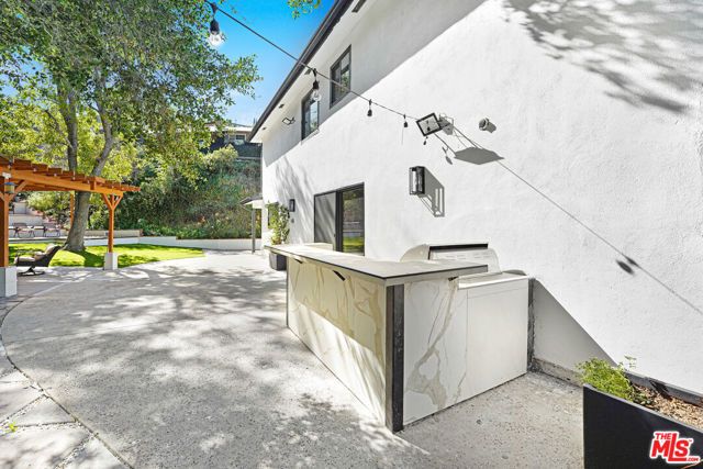 4611 Louise Avenue, Encino (los Angeles), CA 91316