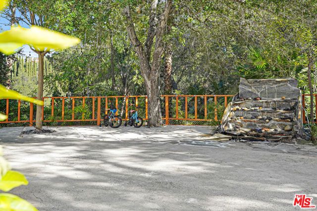 4611 Louise Avenue, Encino (los Angeles), CA 91316