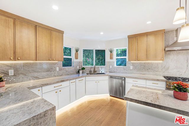 4611 Louise Avenue, Encino (los Angeles), CA 91316