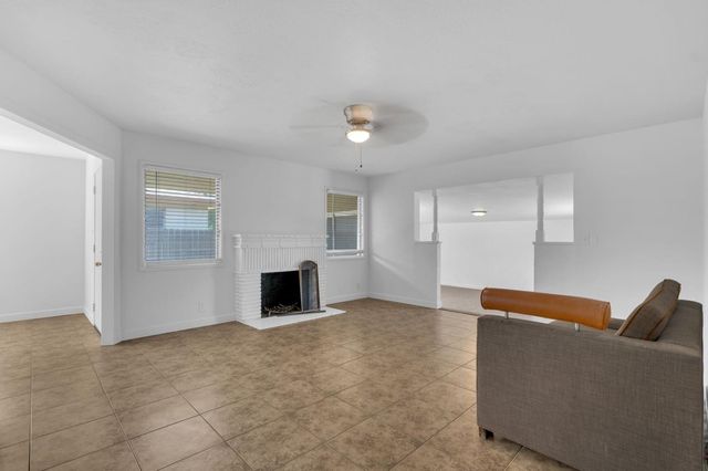 3924 E Farrin Ave, Fresno, CA 93726