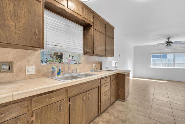 3924 E Farrin Ave, Fresno, CA 93726