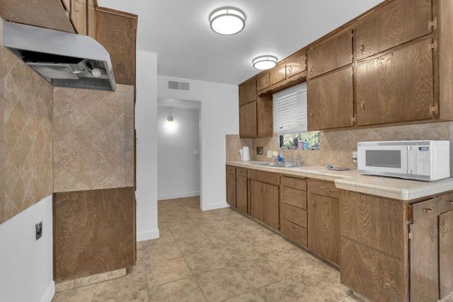 3924 E Farrin Ave, Fresno, CA 93726