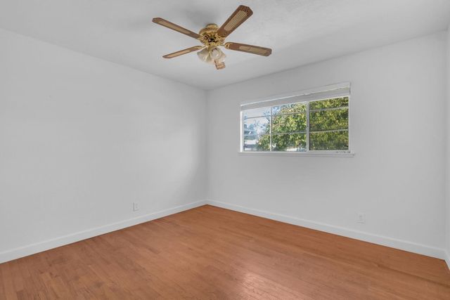 3924 E Farrin Ave, Fresno, CA 93726