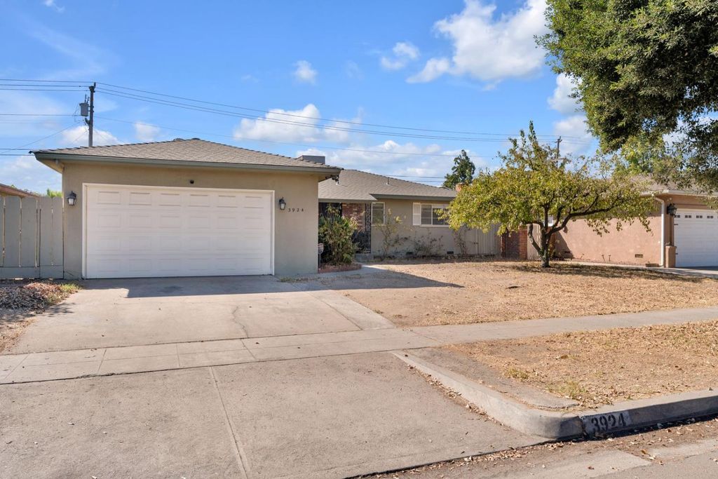 3924 E Farrin Ave, Fresno, CA 93726