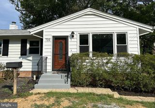 703 KINGSLEY RD SW, Vienna, VA 22180