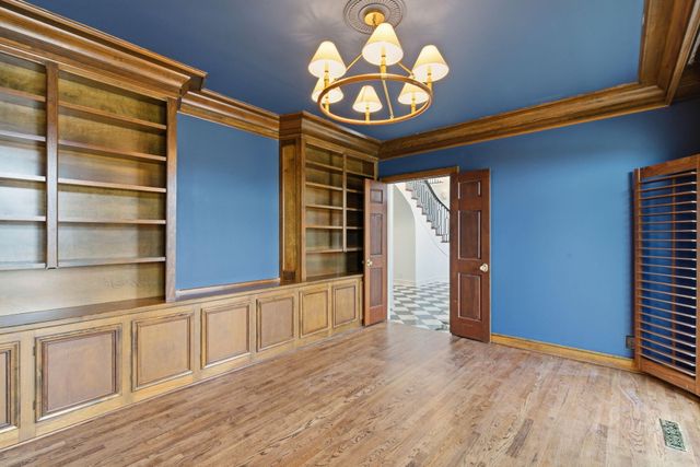 3350 E Fox Grape Street, Springfield, MO 65804