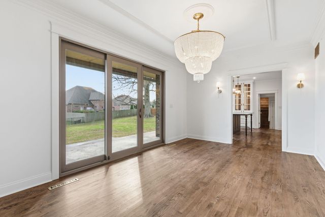 3350 E Fox Grape Street, Springfield, MO 65804