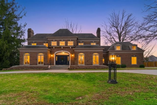 3350 E Fox Grape Street, Springfield, MO 65804